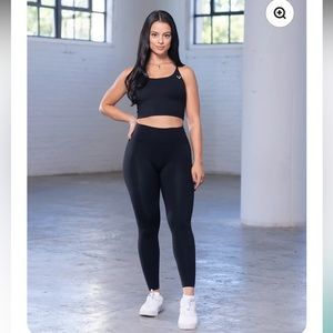 Violate the Dresscode black workout leggings